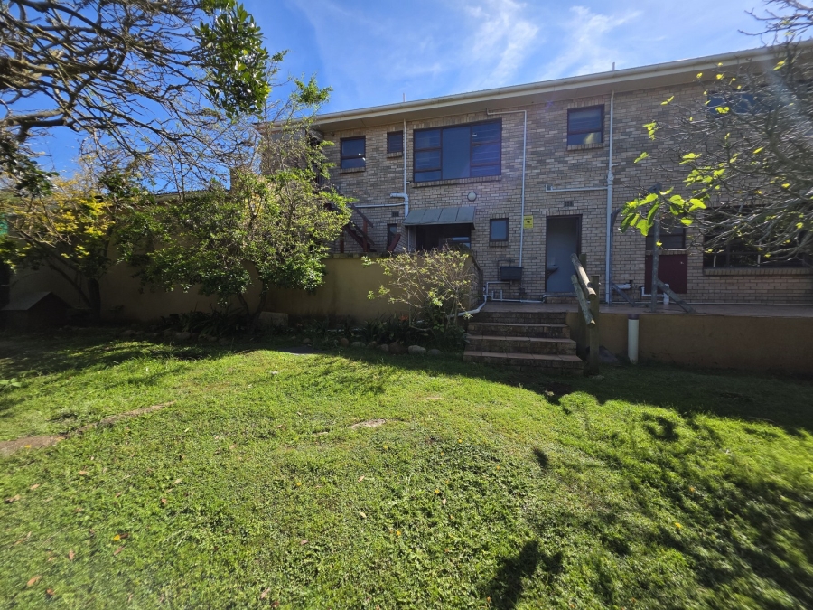 4 Bedroom Property for Sale in Wavecrest Eastern Cape
